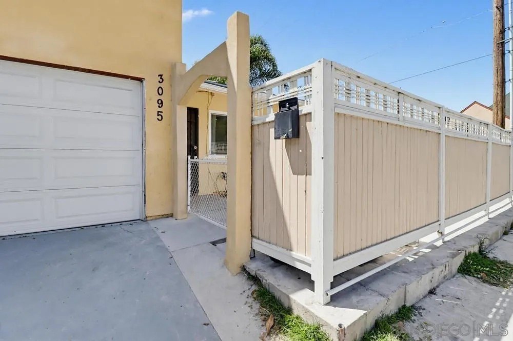 3095 L St – photo 2