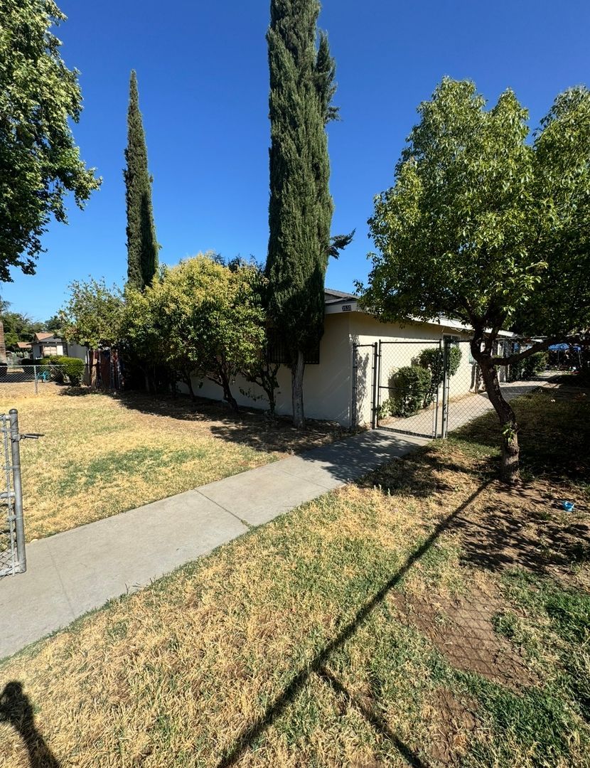 3530 E Iowa Ave unit 3530 E Iowa Ave #101 – photo 3