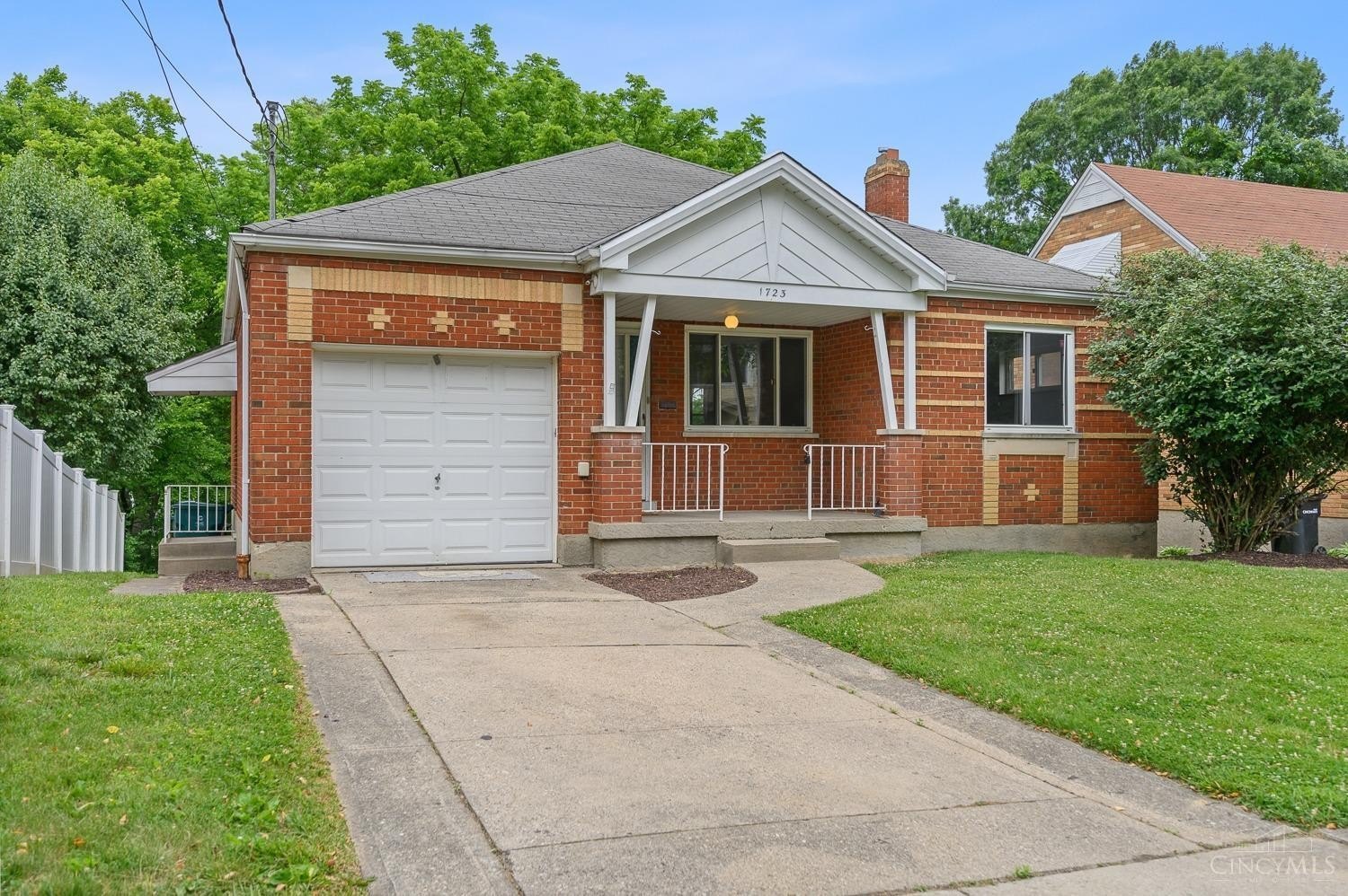 1723 Tuxworth Ave – photo 2