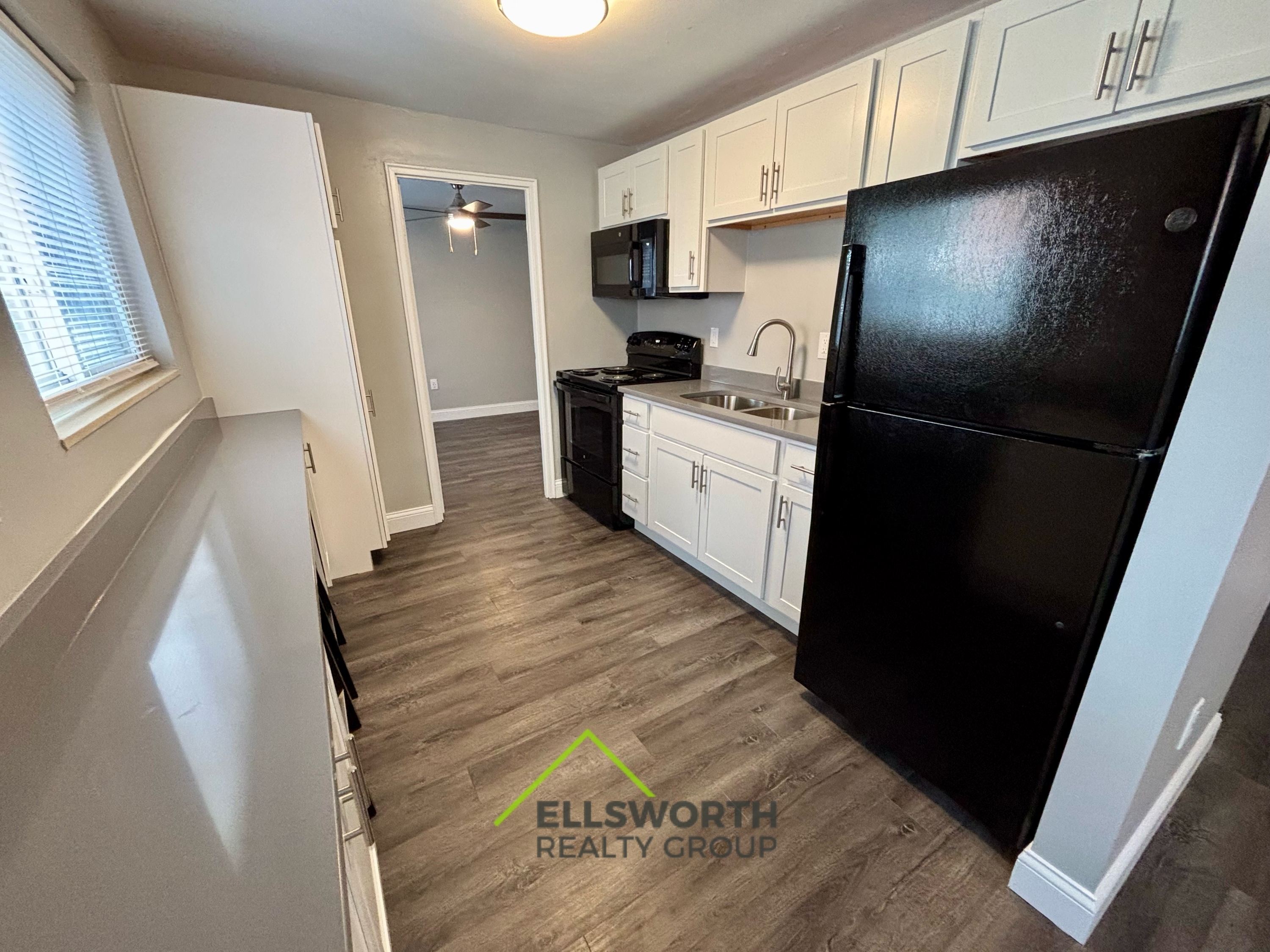 2204 Lawn Ave unit 1 – photo 1