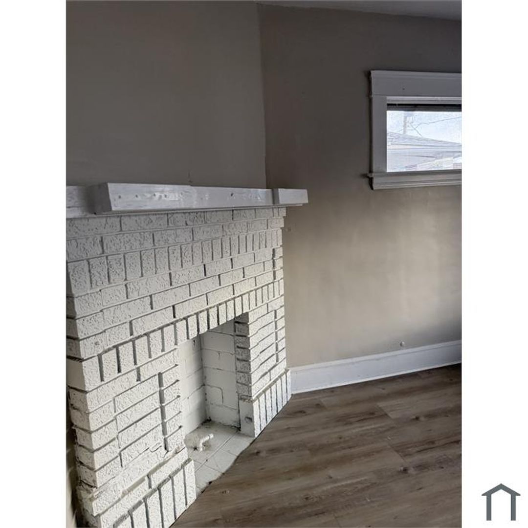 11903 Fairport Ave unit Downstairs – photo 4