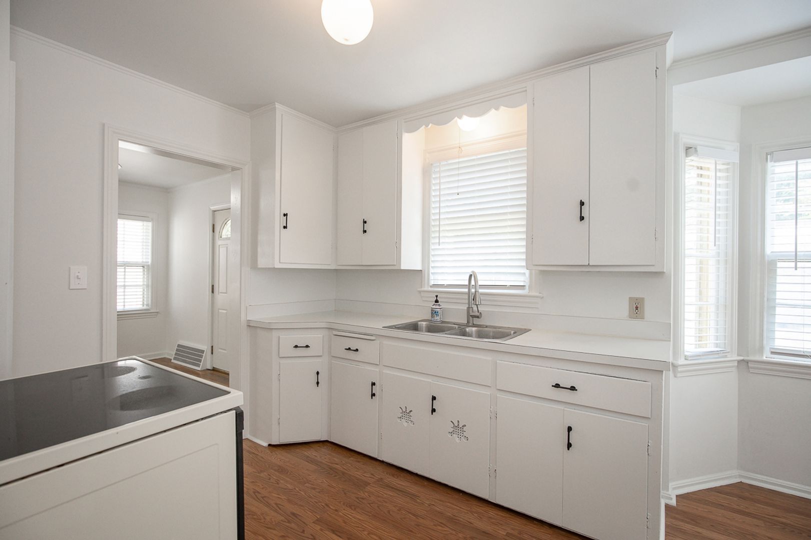 3715 Avalon Rd – photo 2