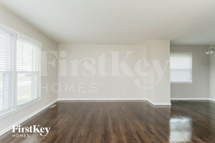 454 Springfield St – photo 3