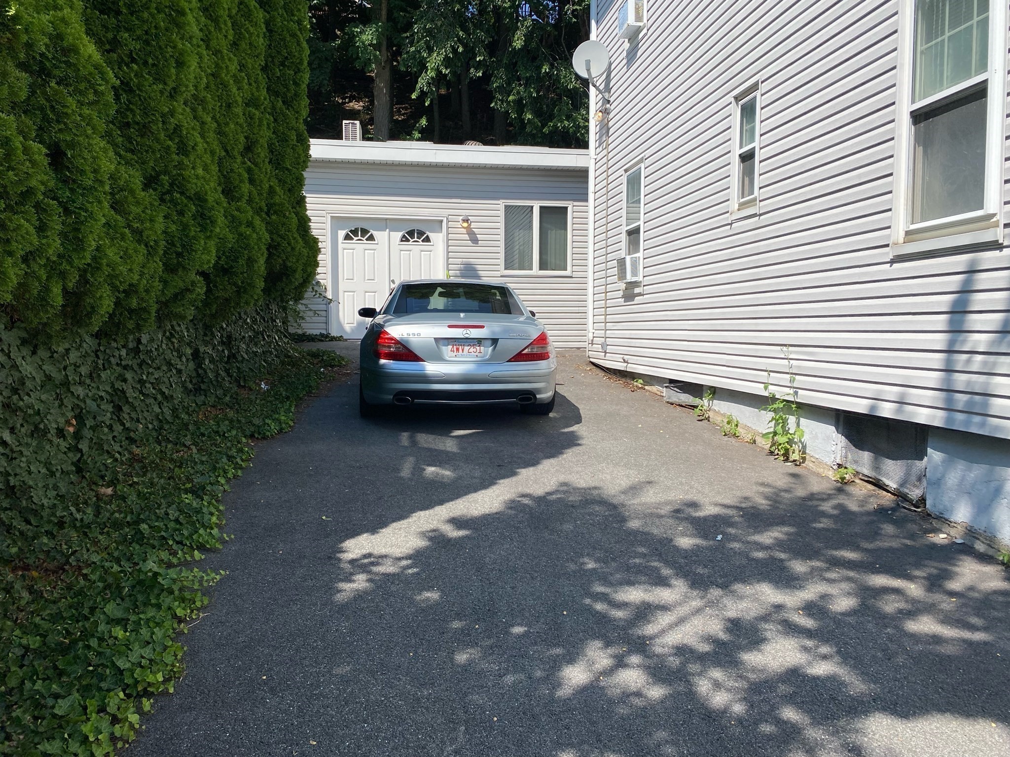 203 Gladstone St unit R – photo 2