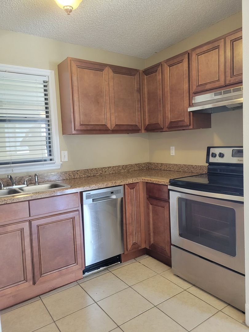 1800 3rd Ct SE unit G – photo 3
