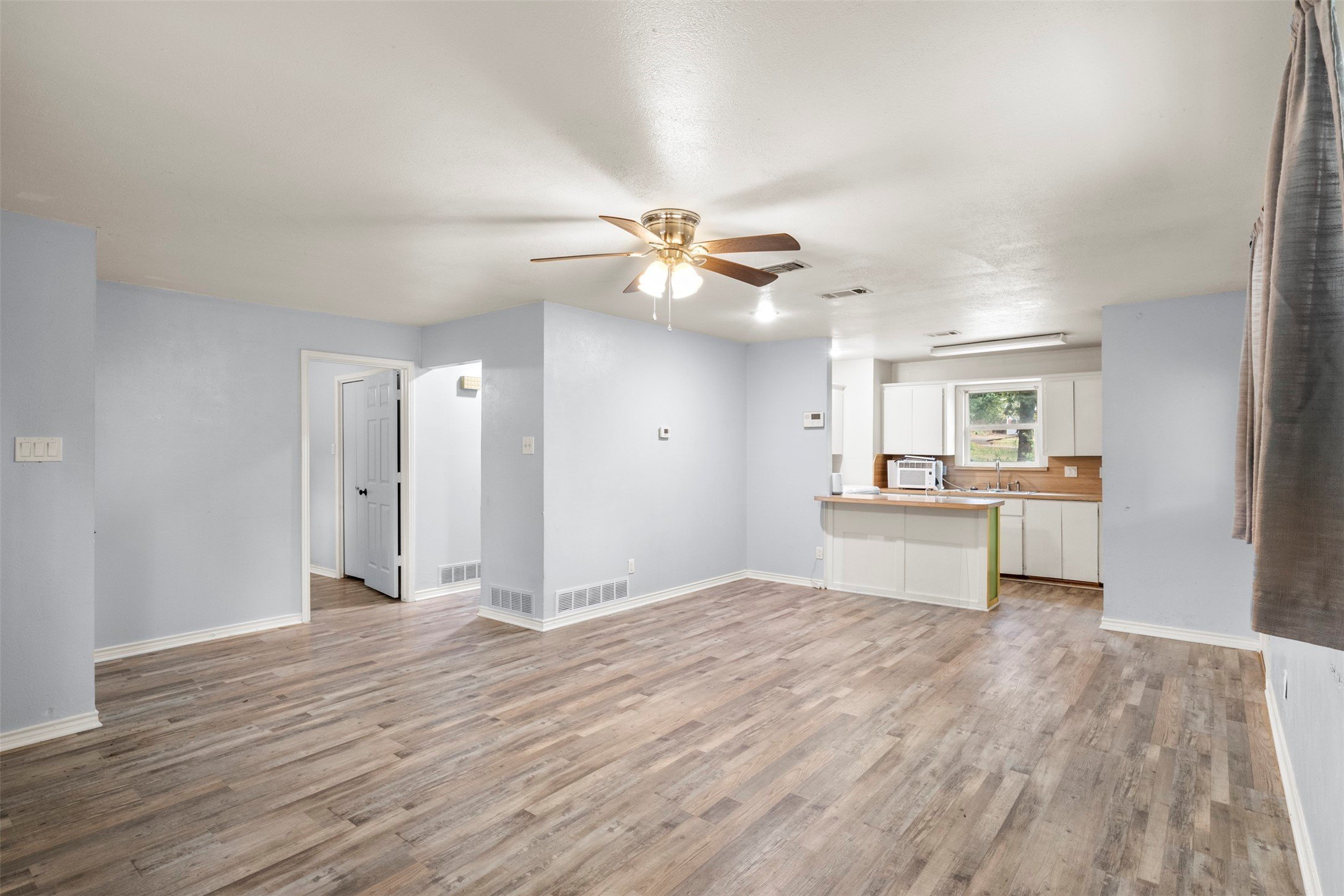 521 Hilltop Dr – photo 3