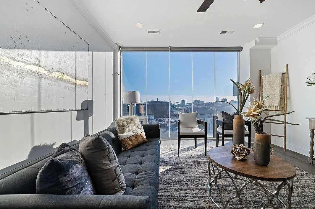 Residences at 1 Brown – photo 4