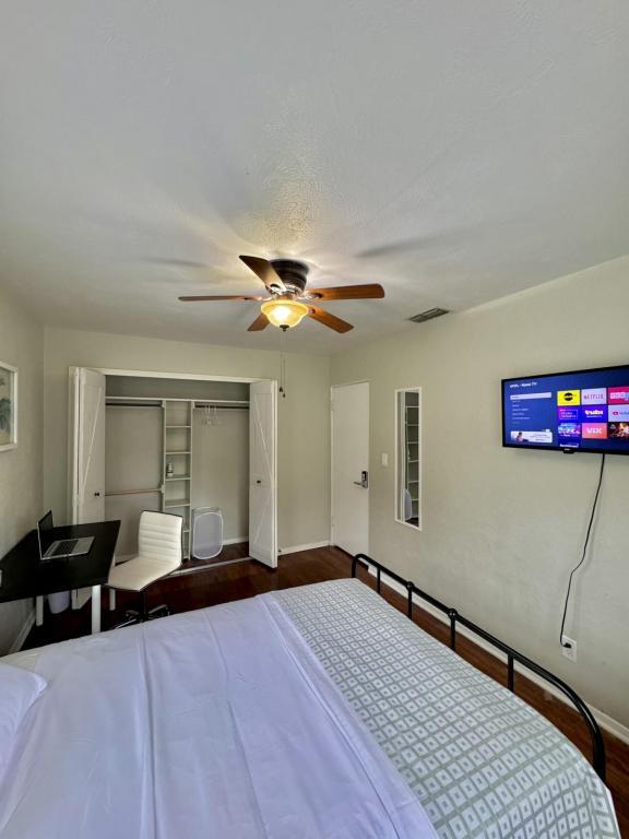 2701 Ave T NW unit Unit 2 – photo 4