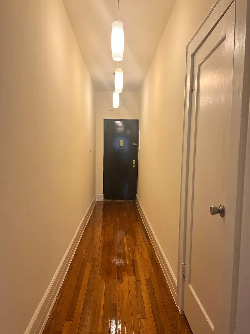 30 Lenox Ave – photo 1