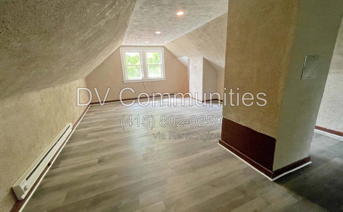 1666 Glenmont Rd unit 3RD – photo 3