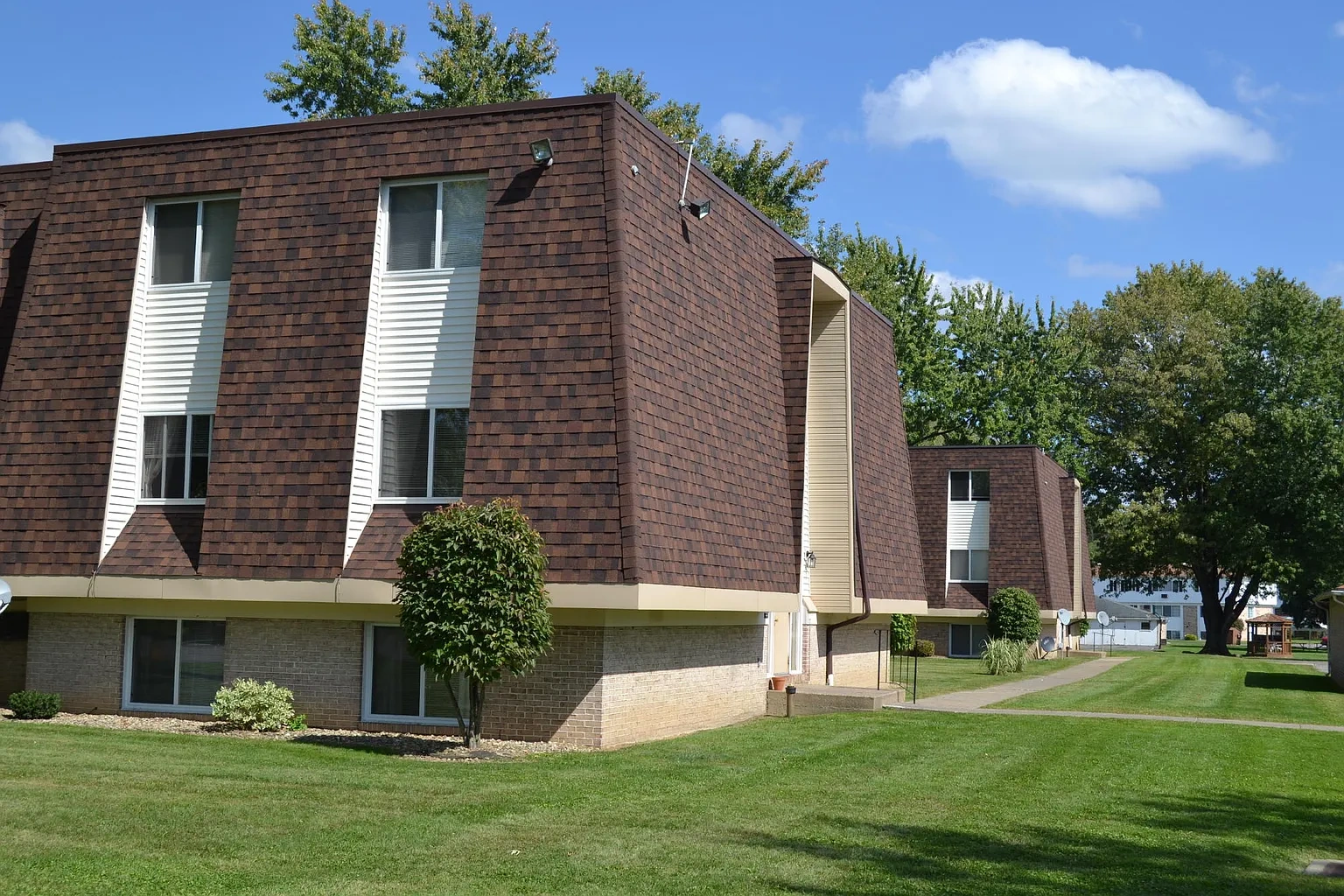 Colony/Penn Grove Apartments – photo 2