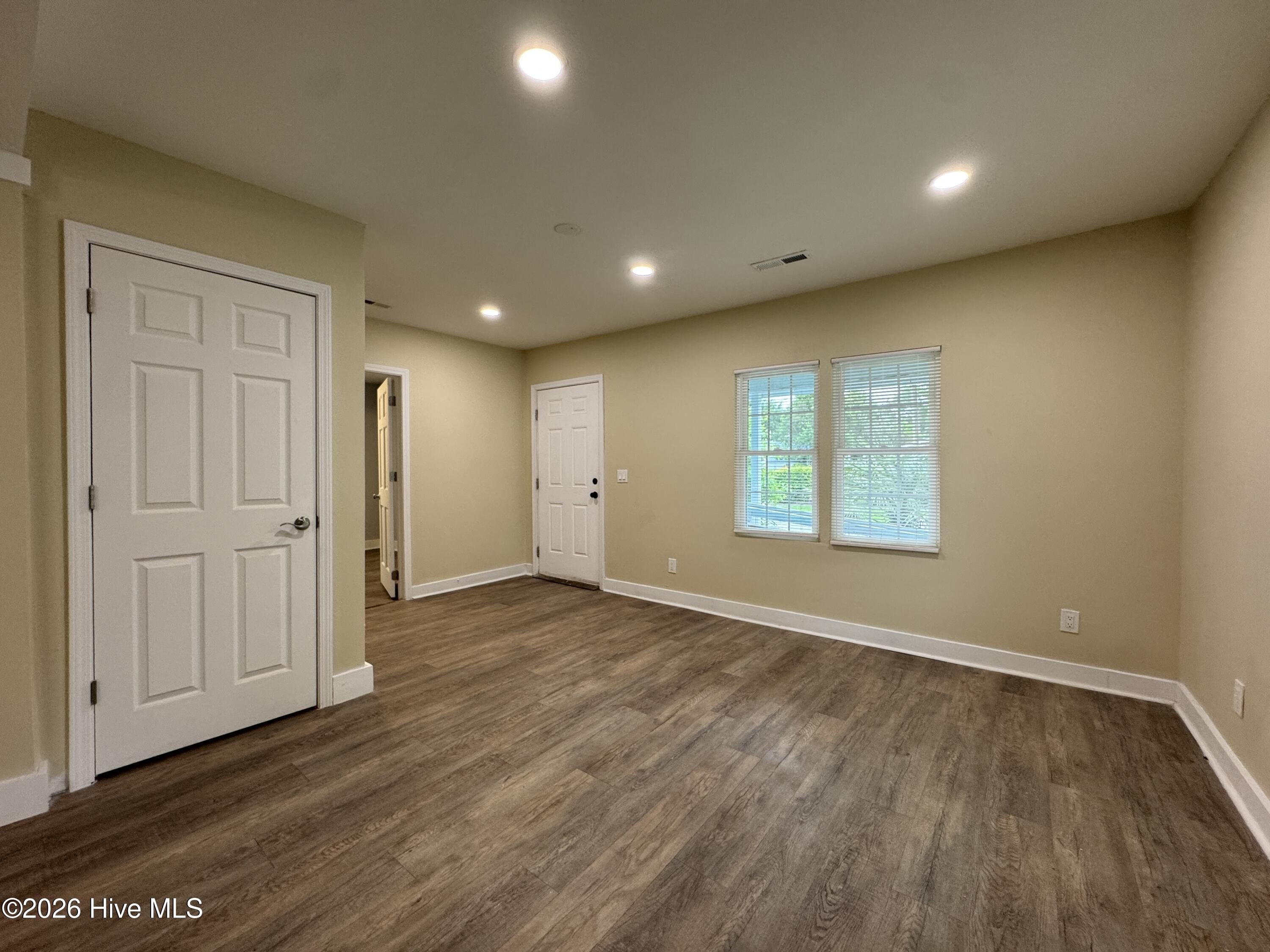 1407 Norman St – photo 3