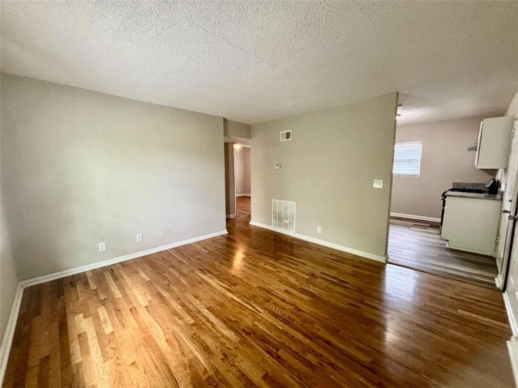 1048 Washington St SW unit 6 – photo 5