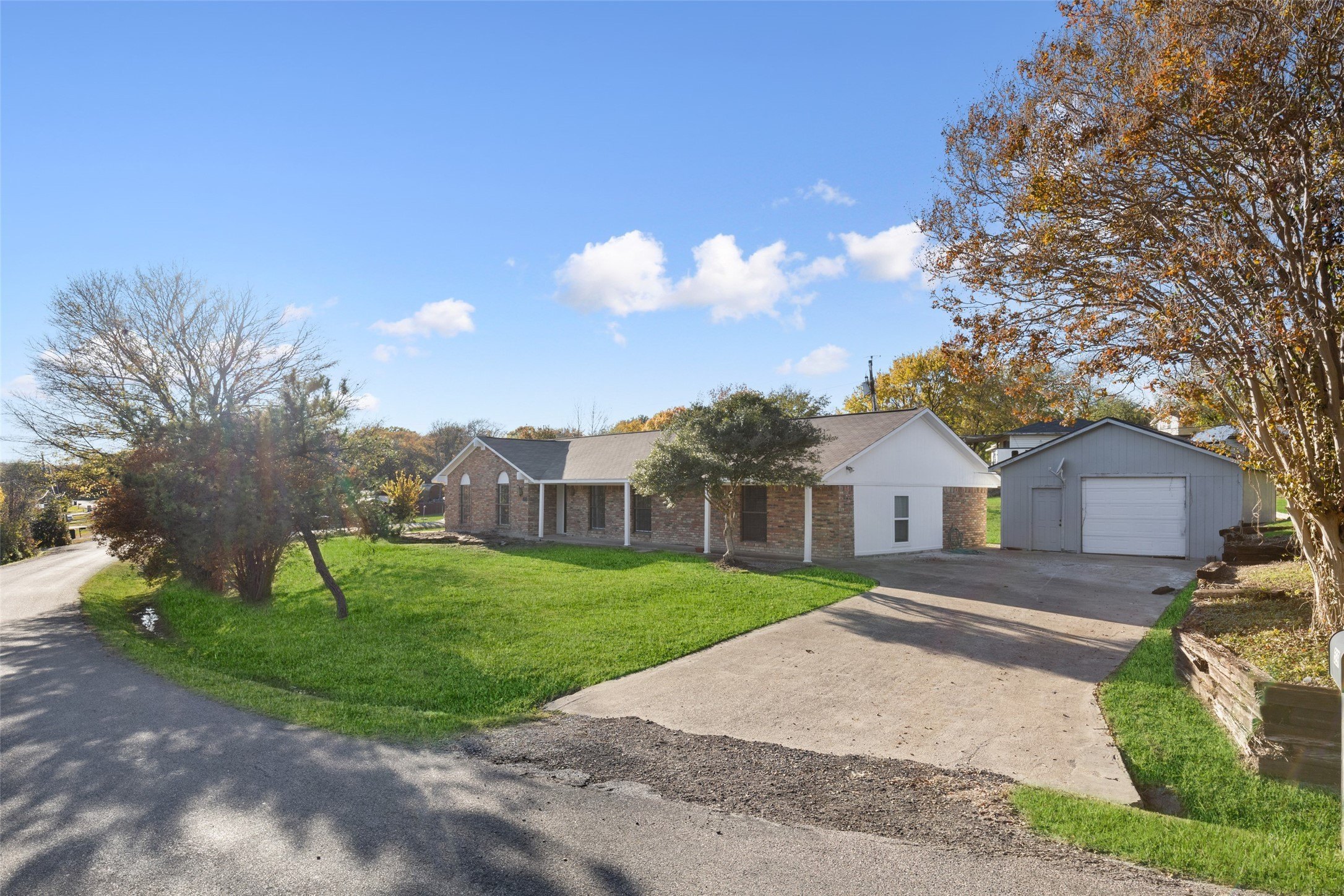 529 Shore Dr – photo 2