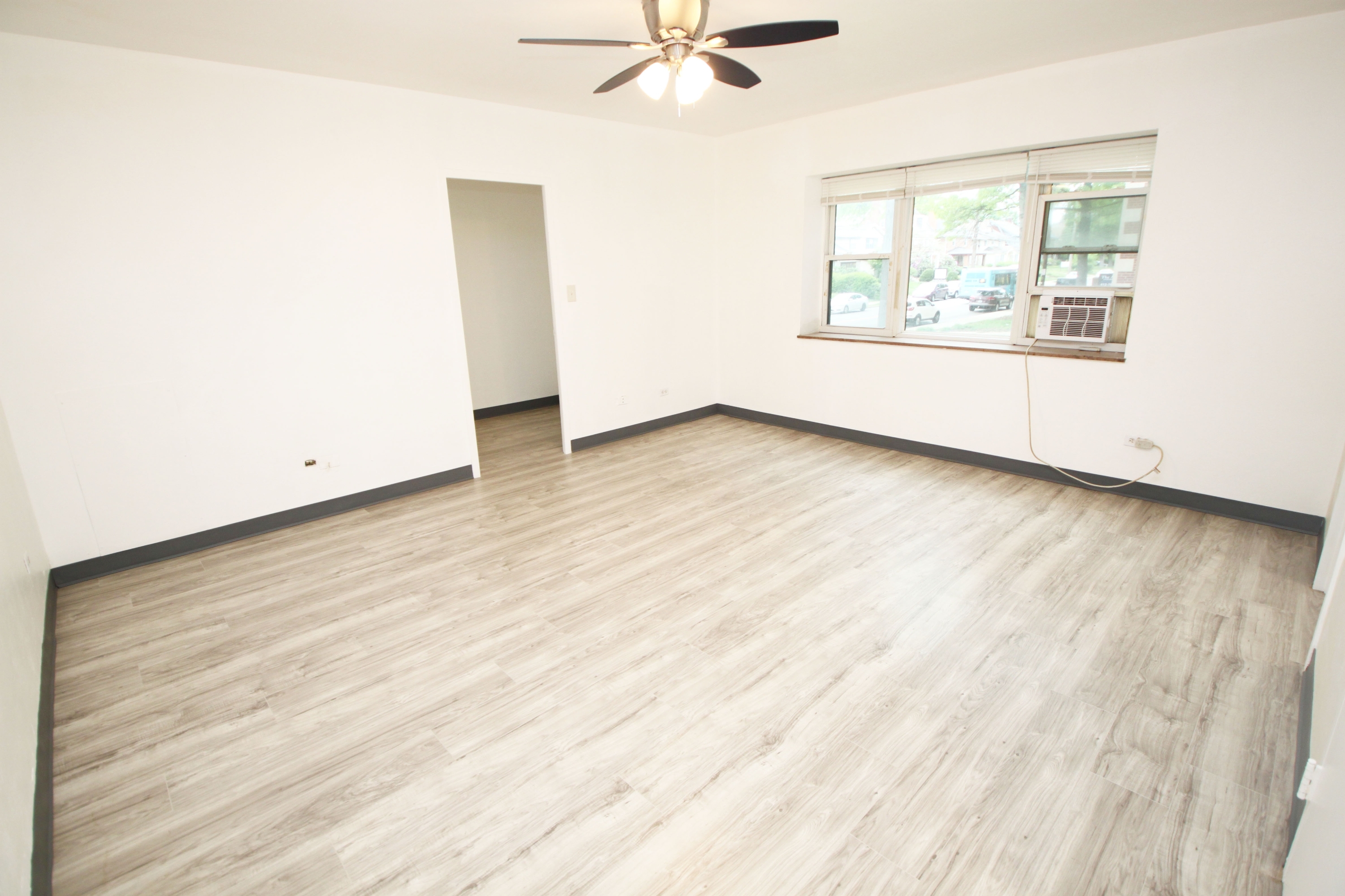 909 California Ave unit 202 – photo 2