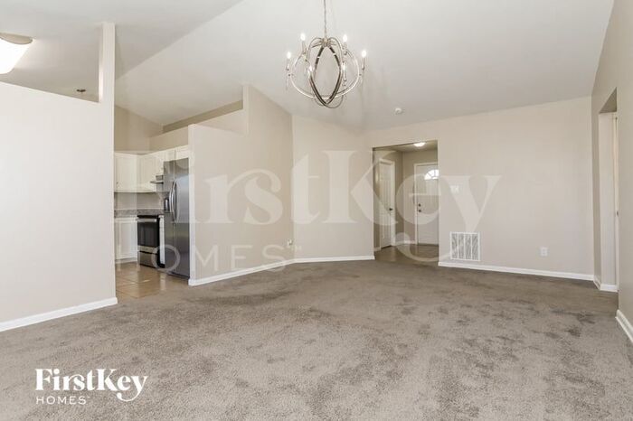977 Hathaway Dr – photo 4