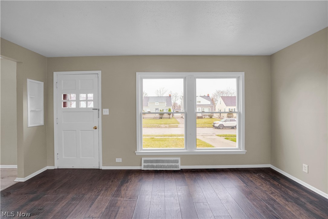 18721 Fairway Ave – photo 2