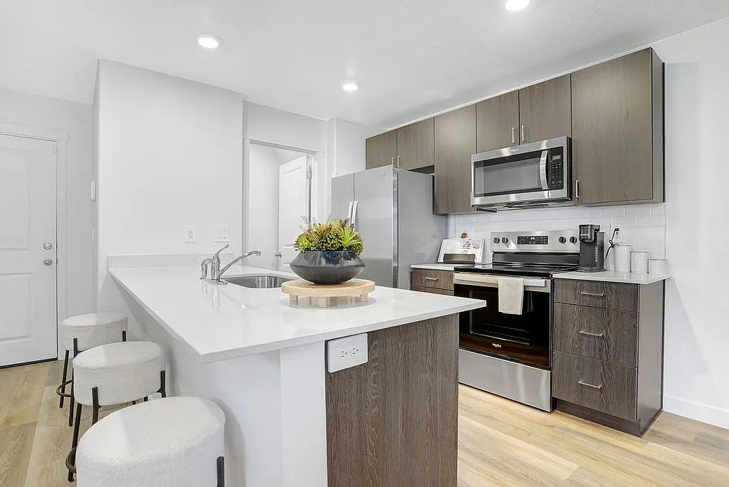 Little Valley Luxury Townhomes – photo 5