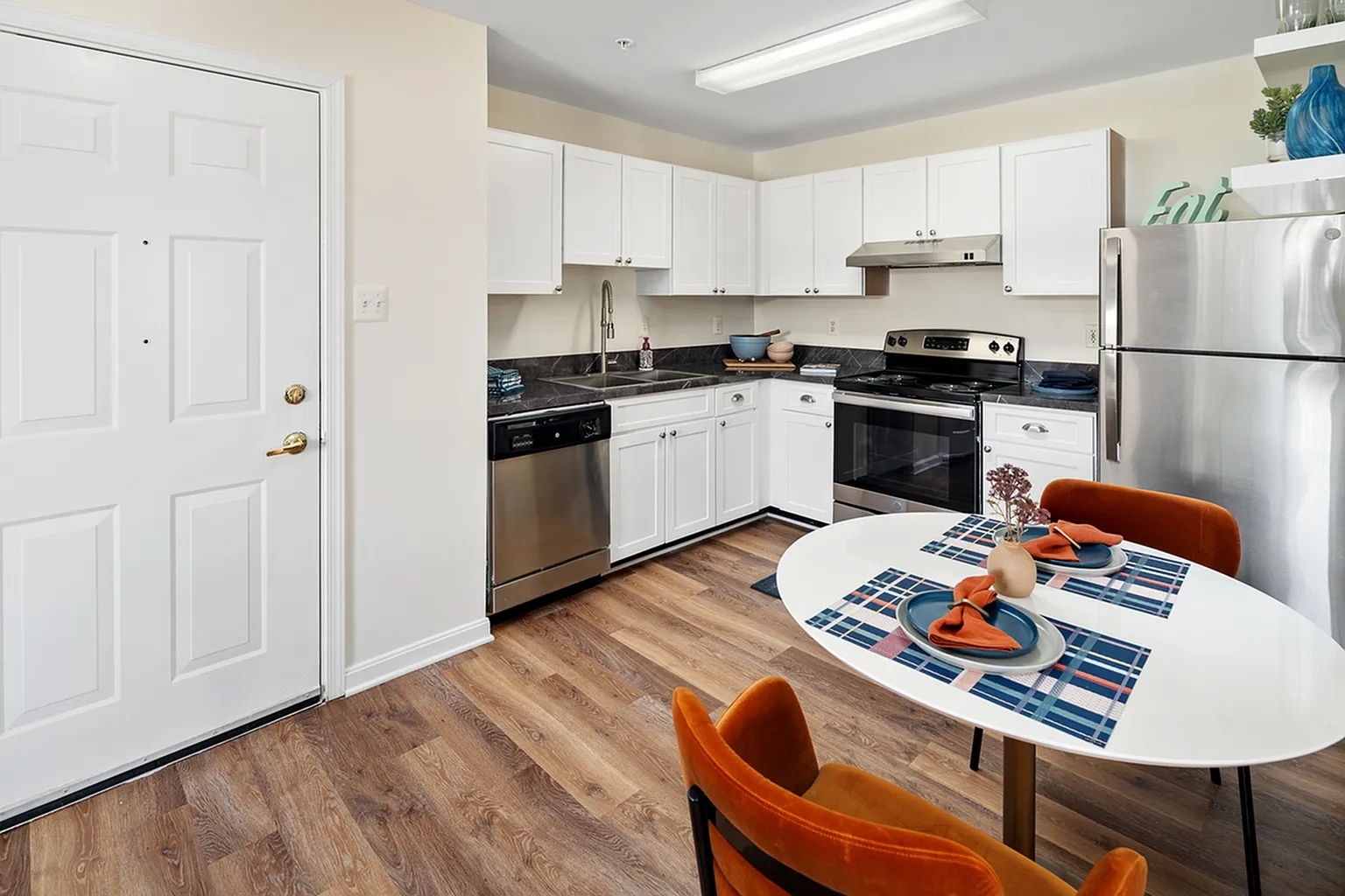 Manchester Lakes Apartment Homes – photo 4