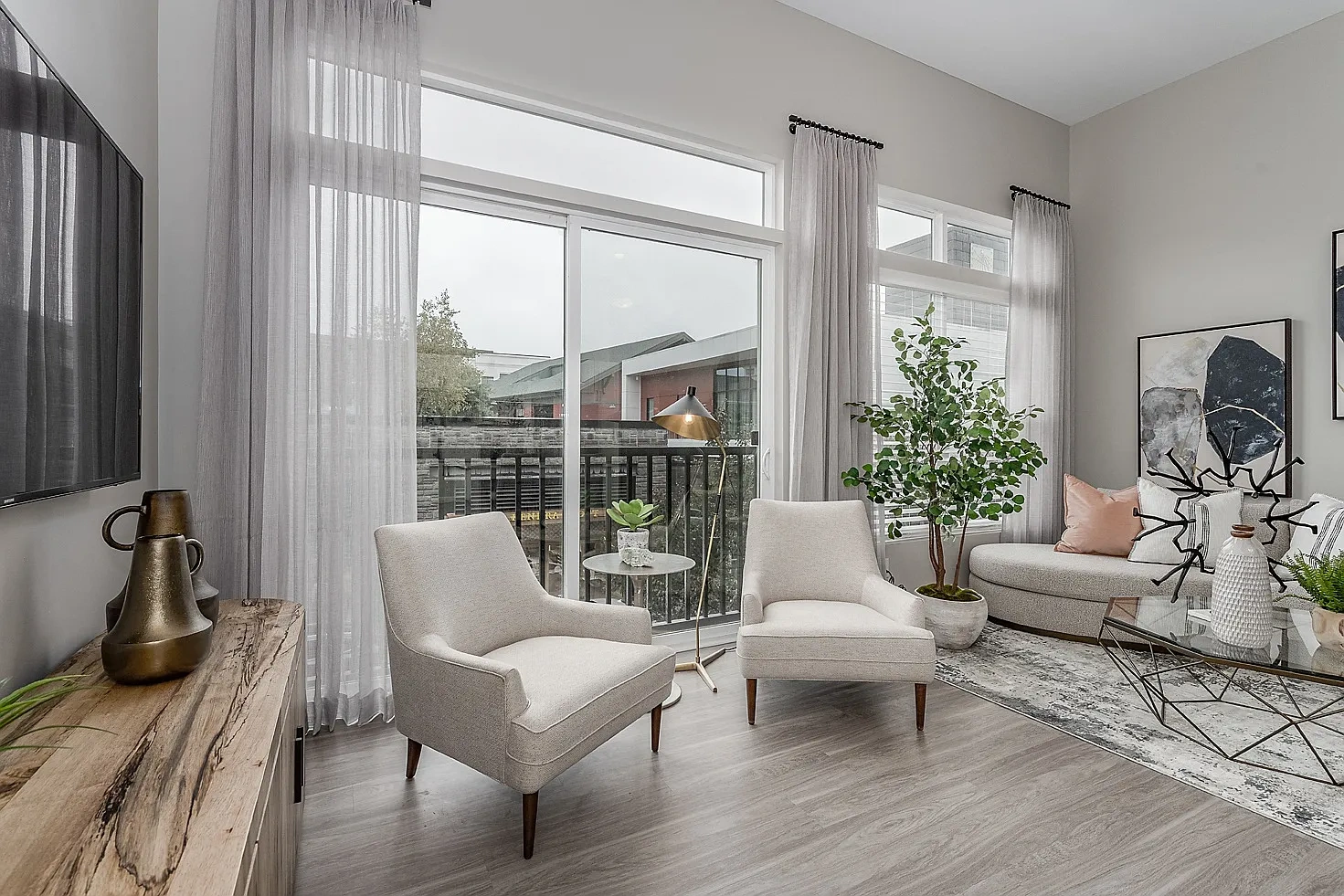 Liberty Center Apartments – photo 4