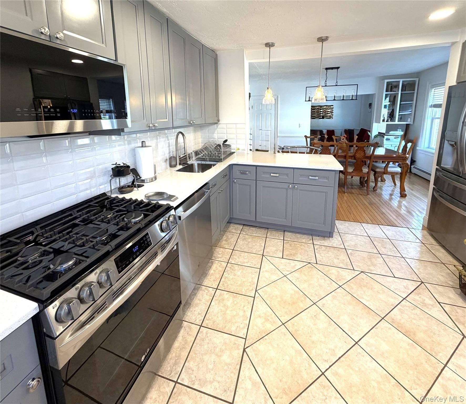 411 Elm St – photo 3