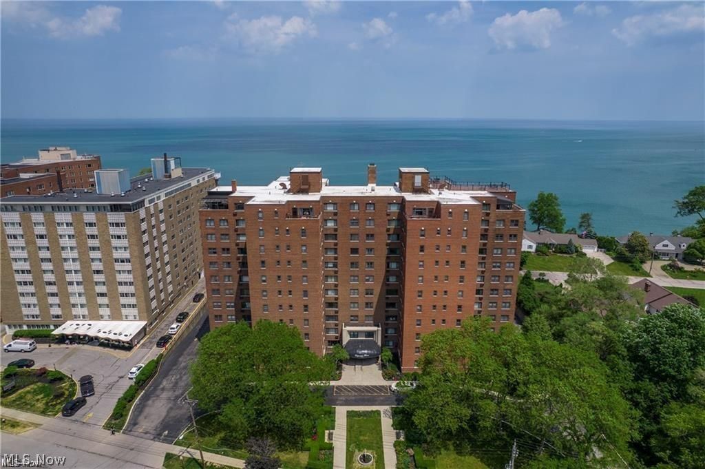 11720 Edgewater Dr unit 216 – photo 2