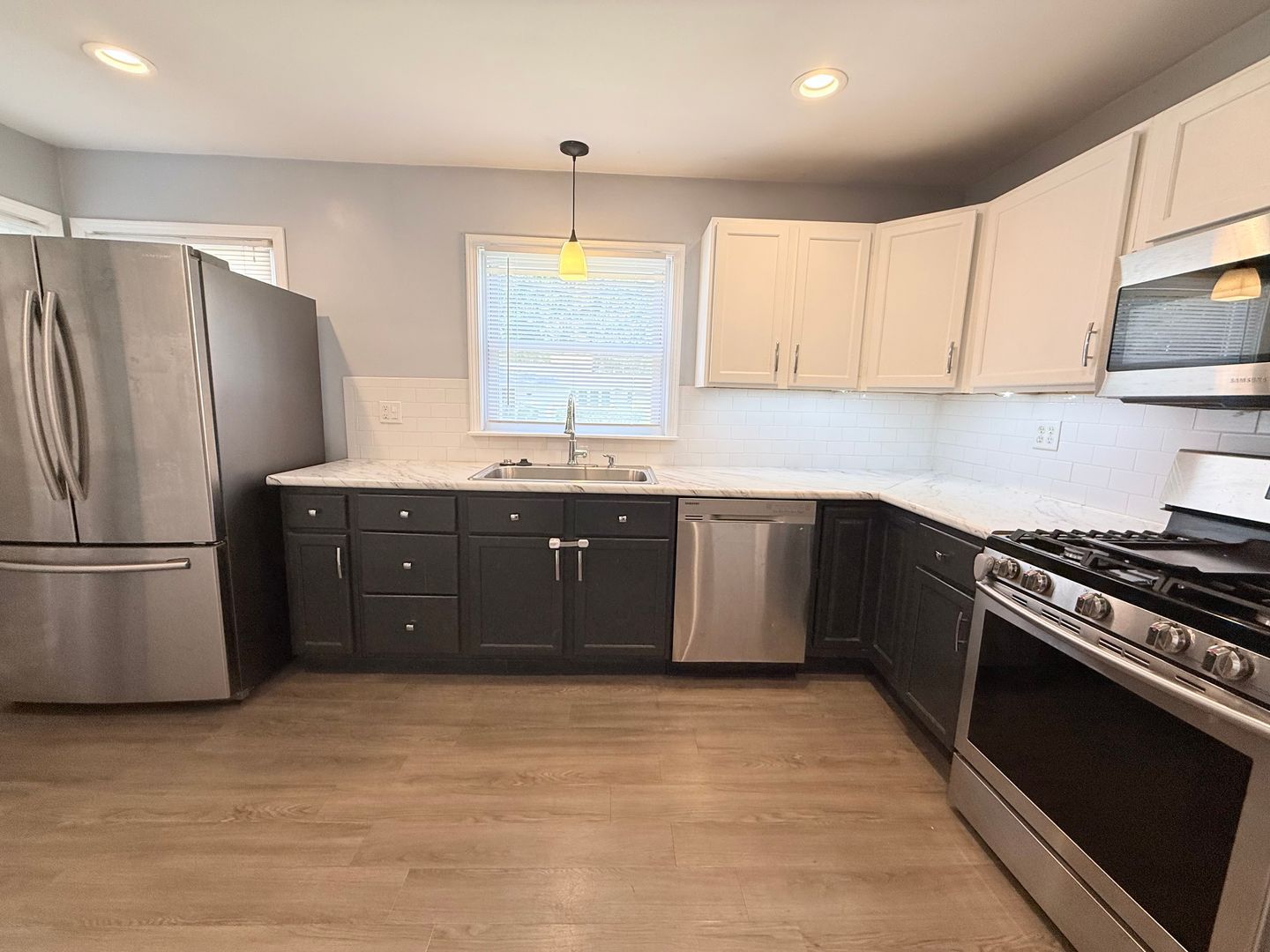 31 University Ct – photo 2