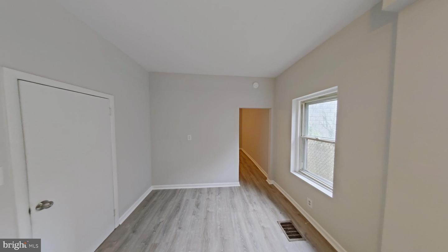 868 E Locust Ave – photo 2
