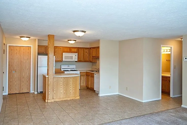 Regency Apartments – photo 1