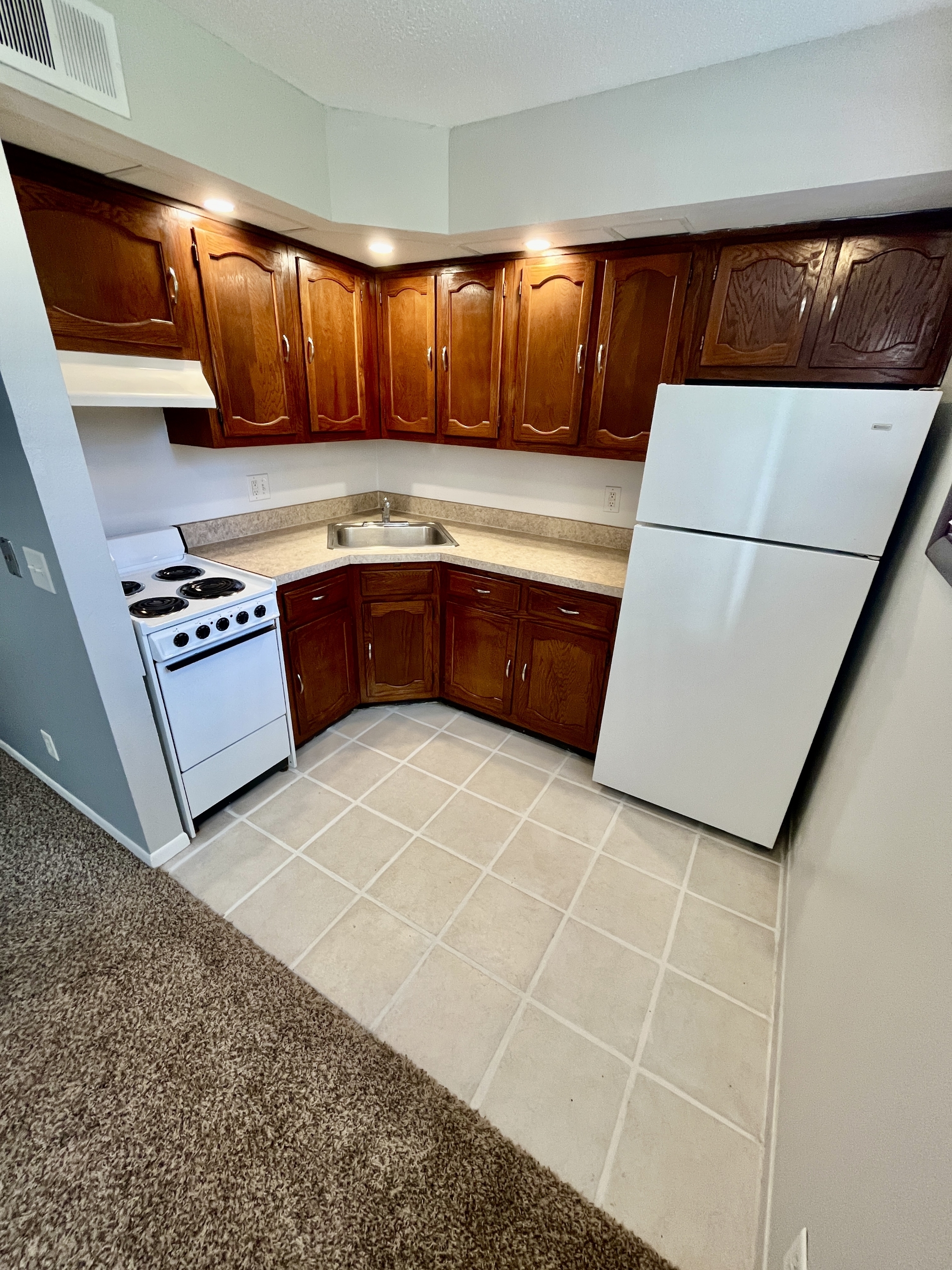 2400 S Detroit Ave unit 11 – photo 1