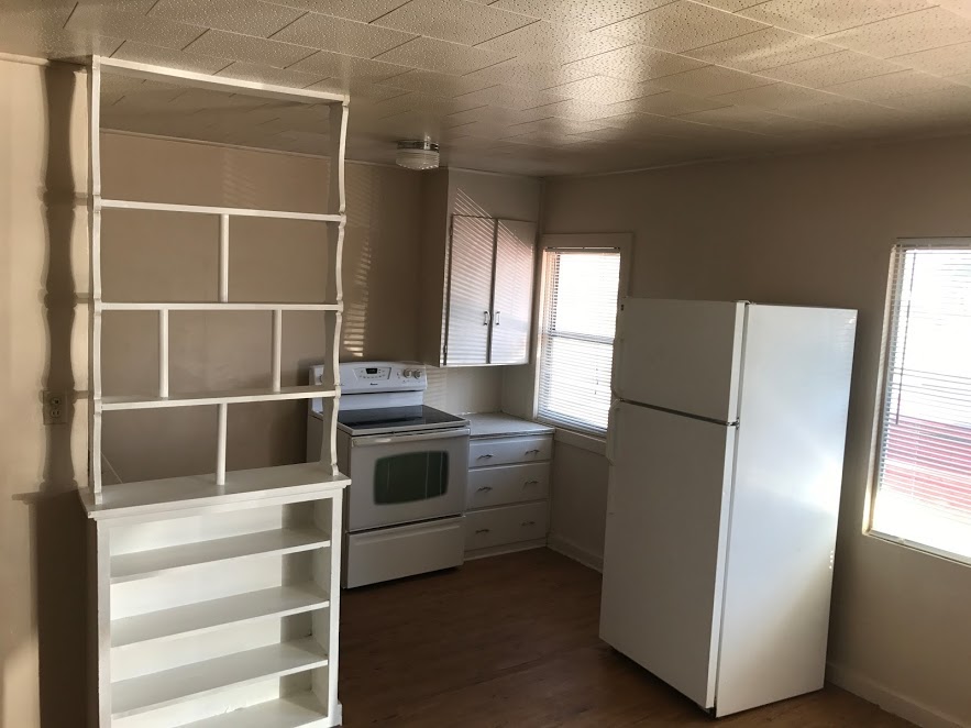 585 N Main St – photo 1