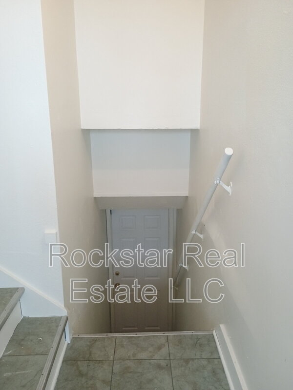 1739 W Tenth Ave – photo 3