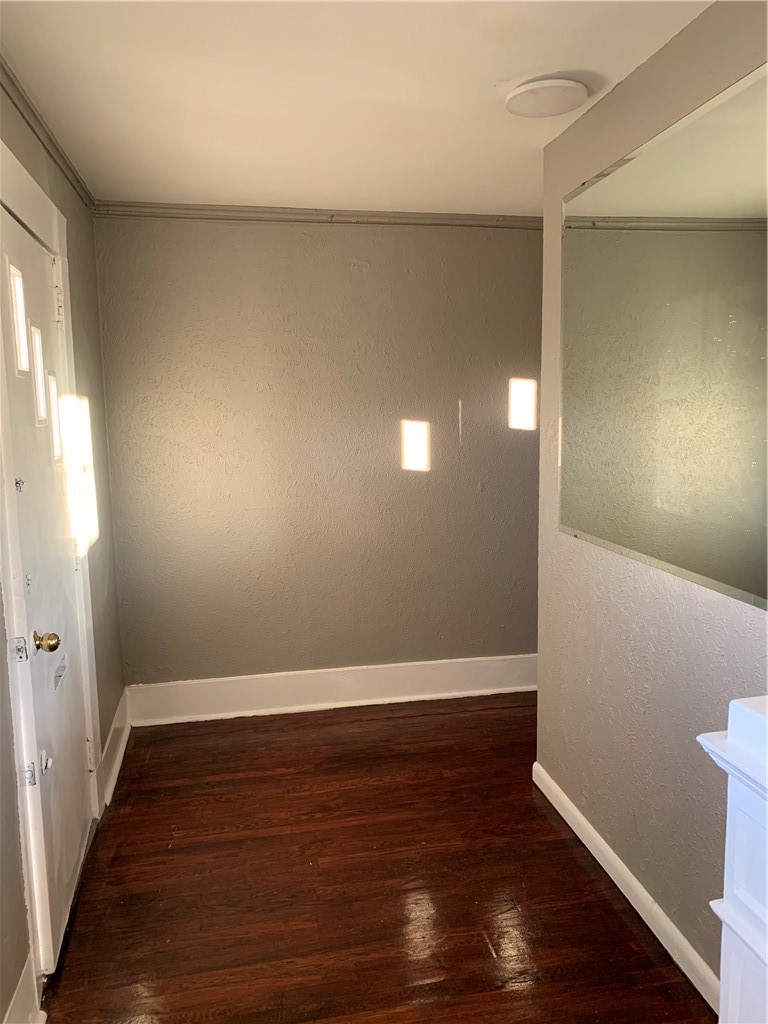 160 Hazelwood Ave – photo 3
