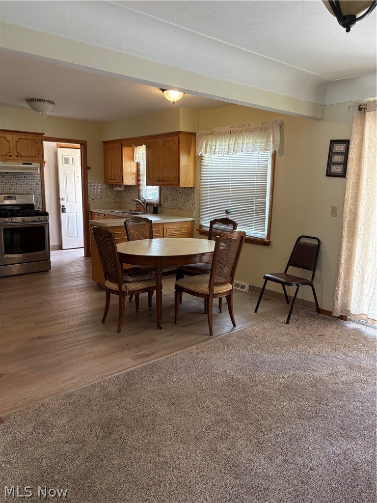 6894 Lalemant Dr – photo 3