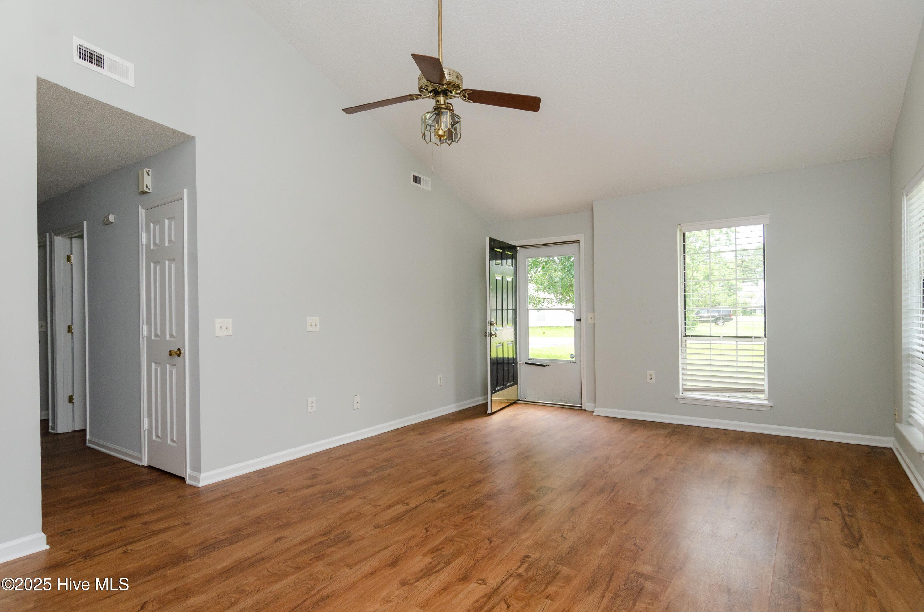 4312 Watson Dr – photo 2