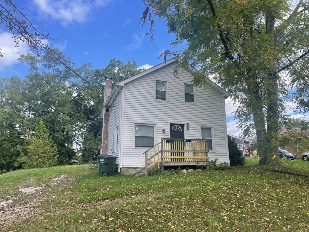 355 W Larwill St – photo 1