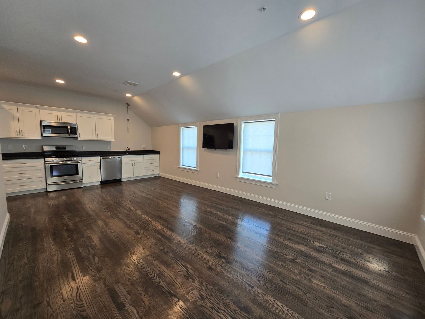 277 St George St unit (285 SGS) U:203 – photo 2