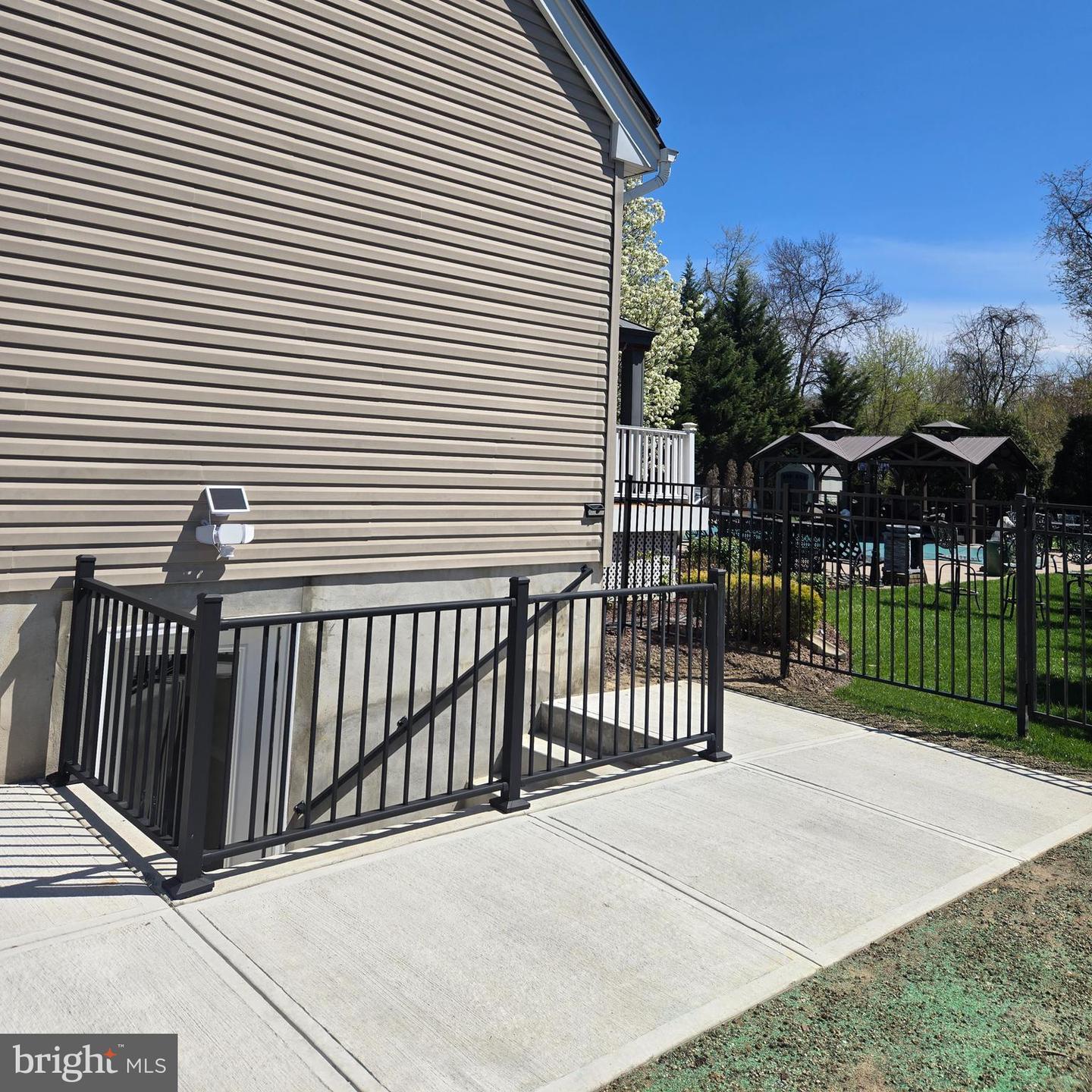 3 Hillfield Ave – photo 2