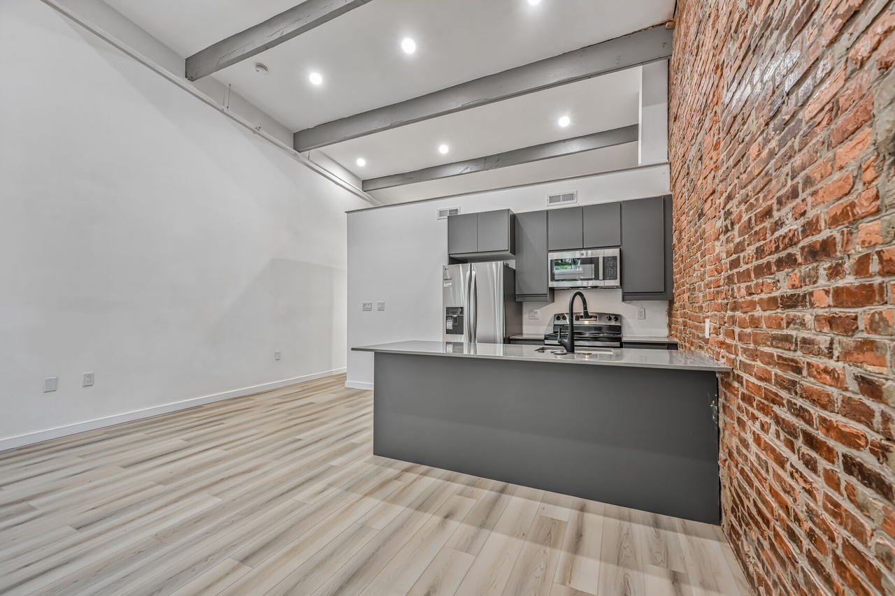 621 Florida Ave NW unit 301 – photo 1