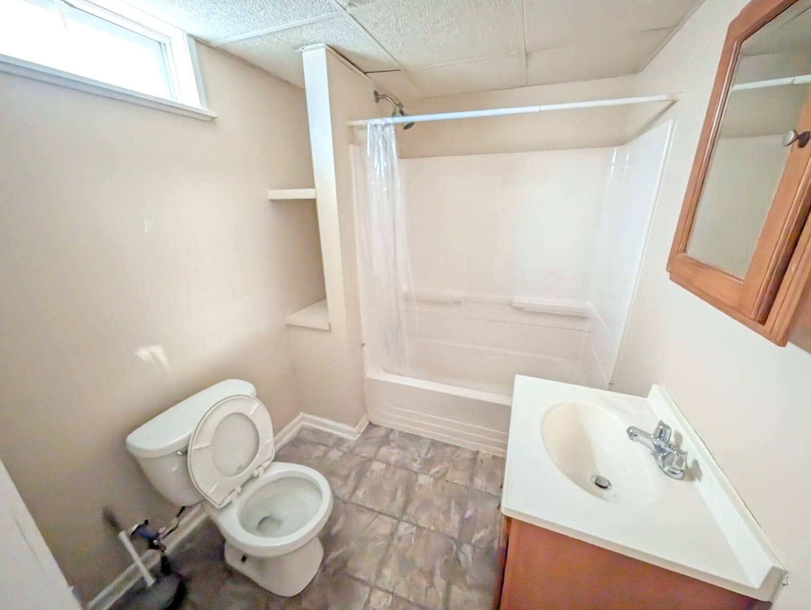 323 Hughes St unit 2 – photo 4