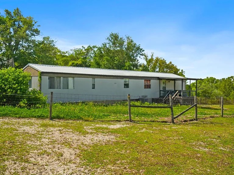 1681 W Cardinal St – photo 3