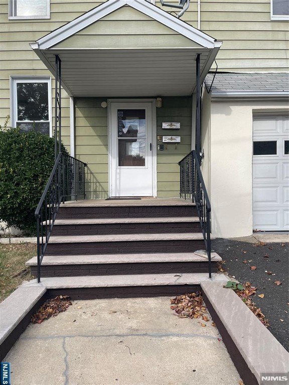 508 2nd St #1 – photo 2