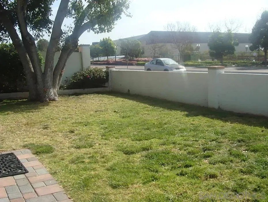 2220 Rosecrans St – photo 3