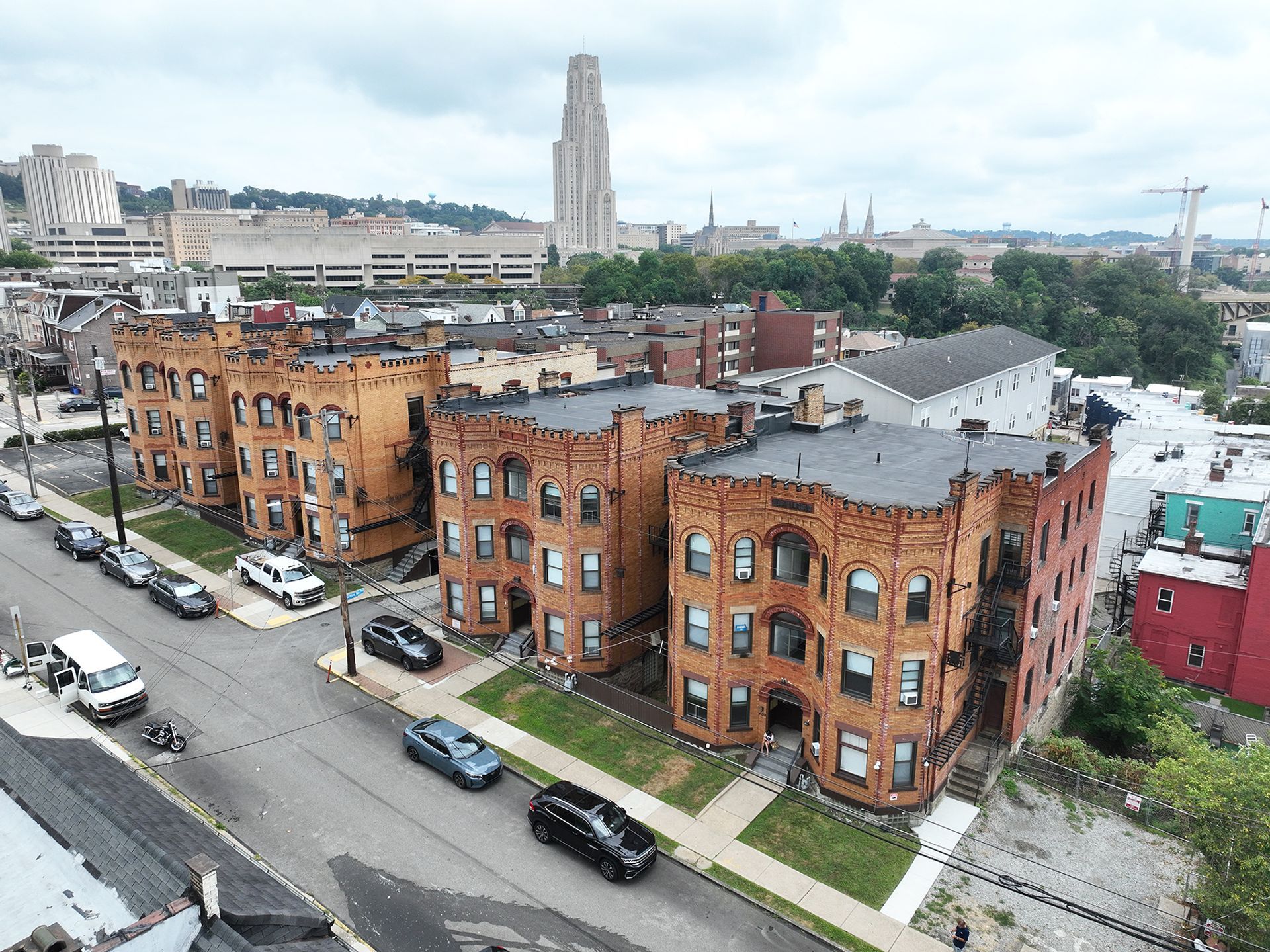 Oakland Bates Apartments – photo 2