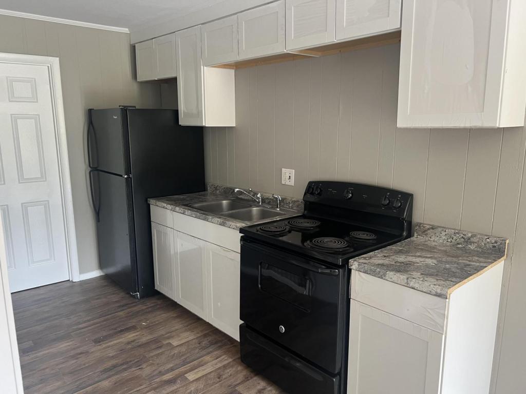 1841 N Dixie Ave unit 2 – photo 2