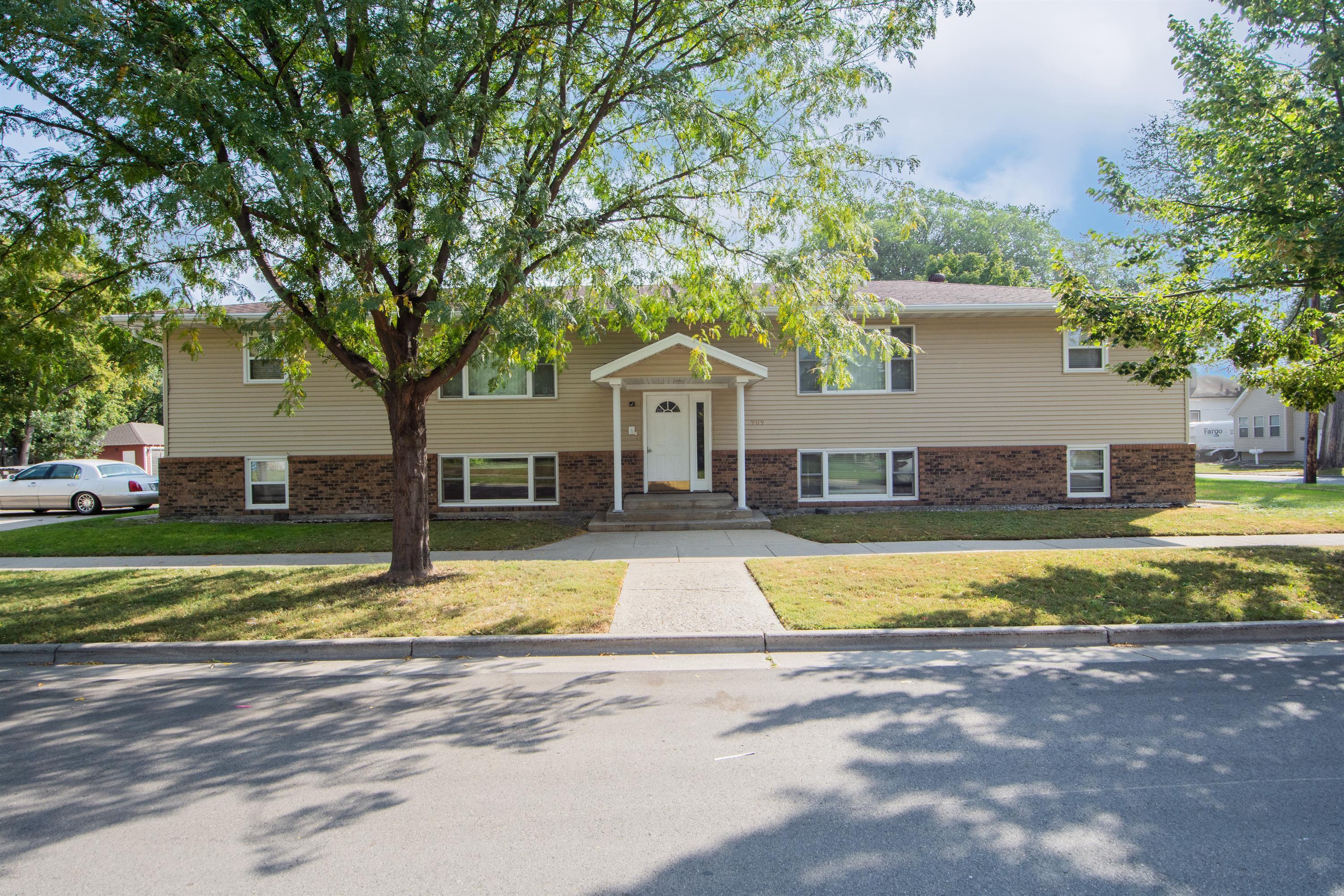 909 12th St N unit 2 – photo 1