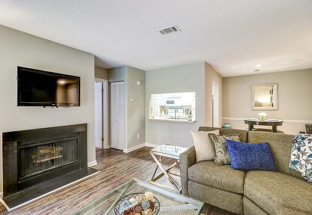 Woodhill Apartments – photo 2