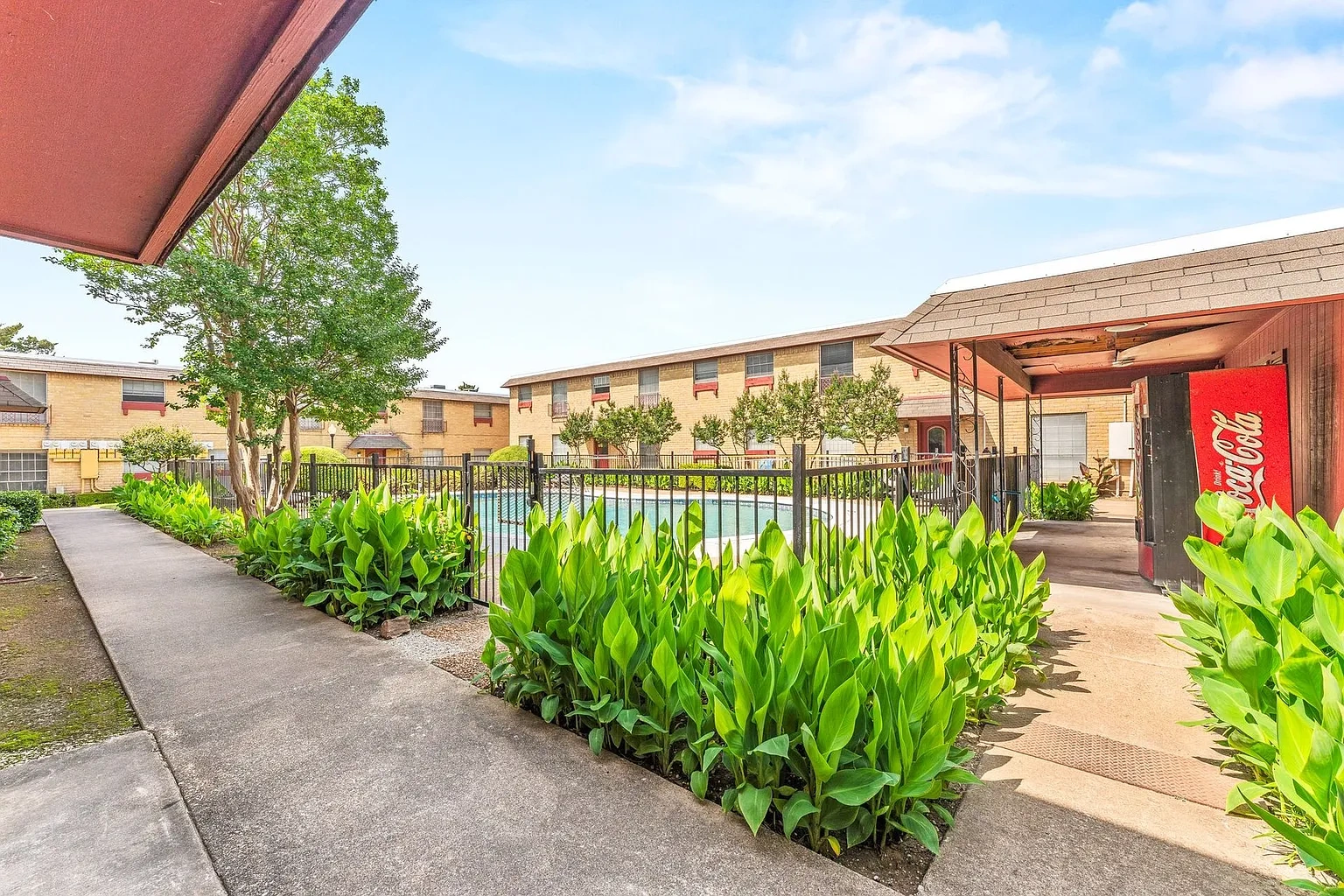 Car Mel Apartments – photo 5