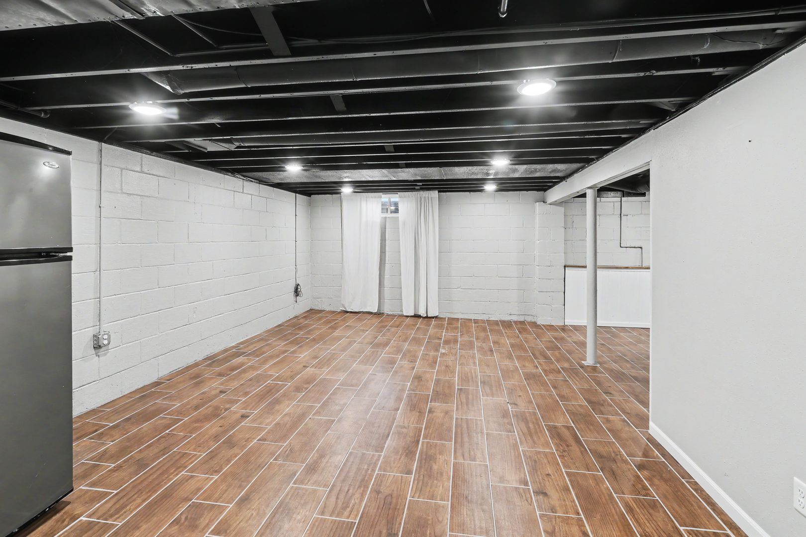 914 W 5th St – photo 2