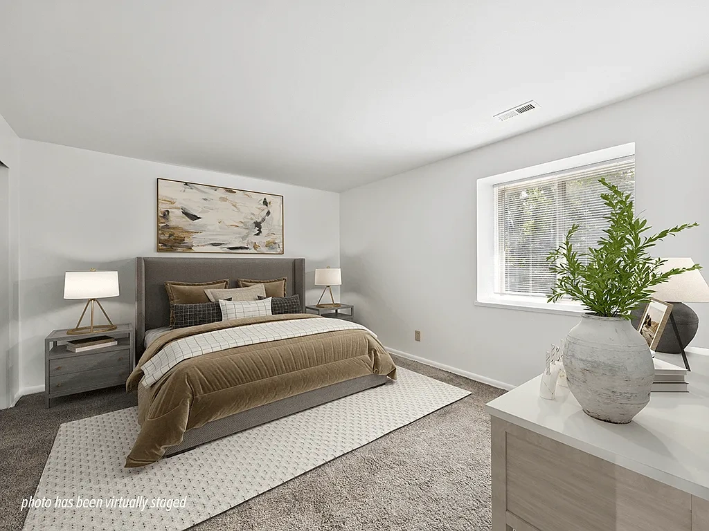 Northlake Village Apartments – photo 5
